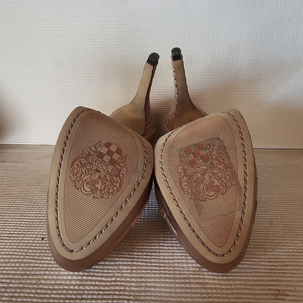 Vince Camuto size 6.5 Rose Gold leather Heels - Picture 2 of 8